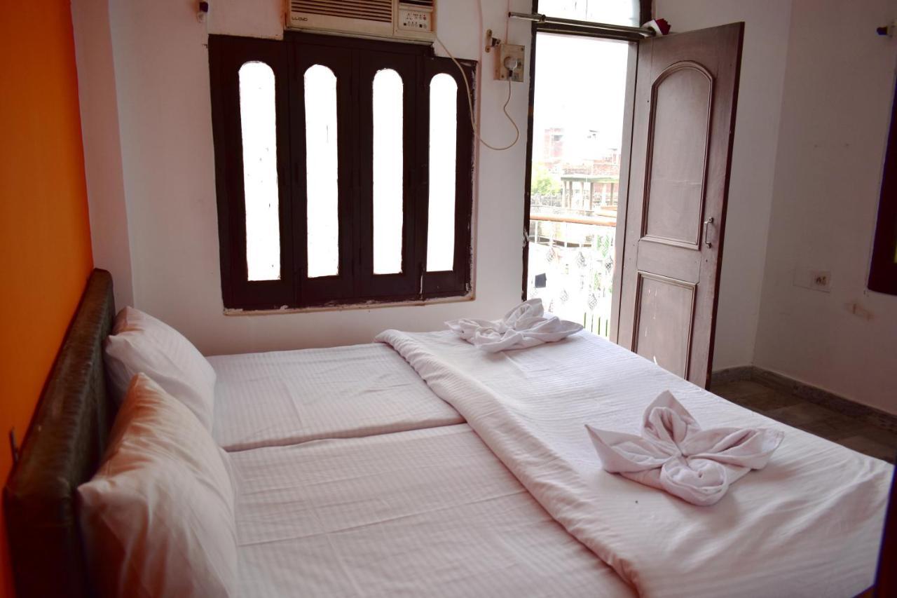 Sandhya Guest House Varanasi Near Ganga River 외부 사진