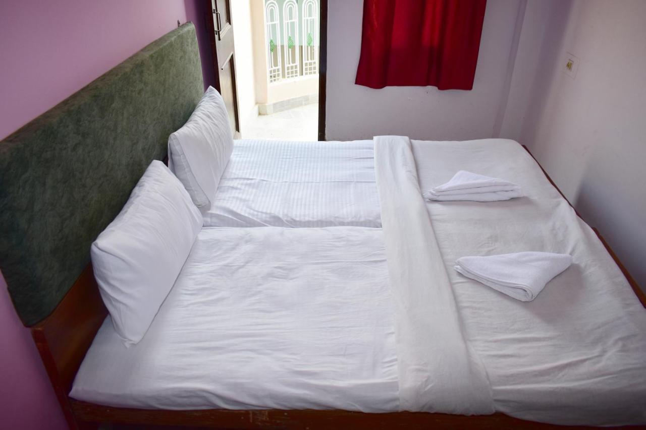 Sandhya Guest House Varanasi Near Ganga River 외부 사진
