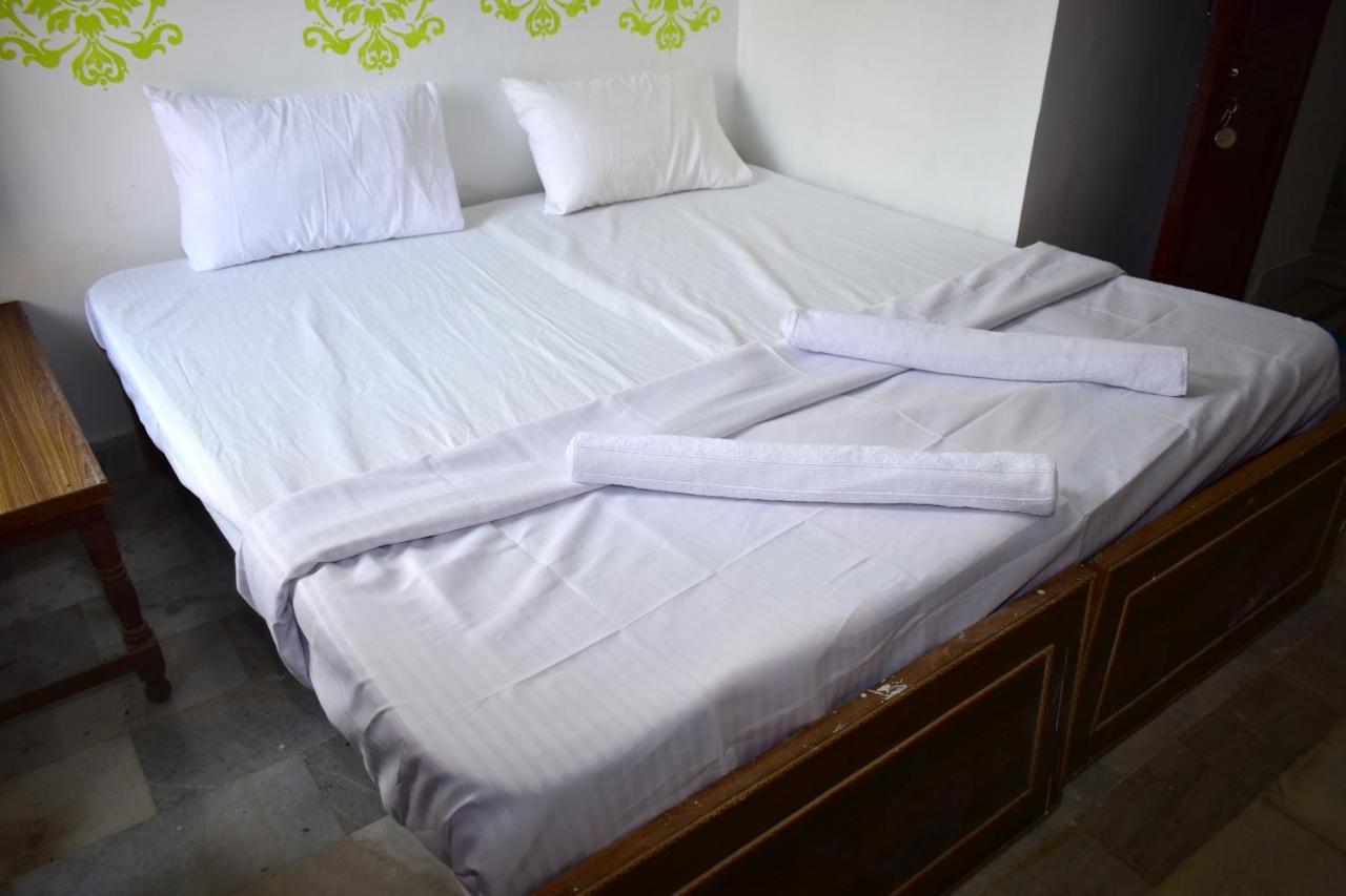Sandhya Guest House Varanasi Near Ganga River 외부 사진