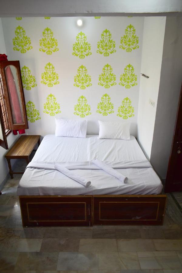 Sandhya Guest House Varanasi Near Ganga River 외부 사진
