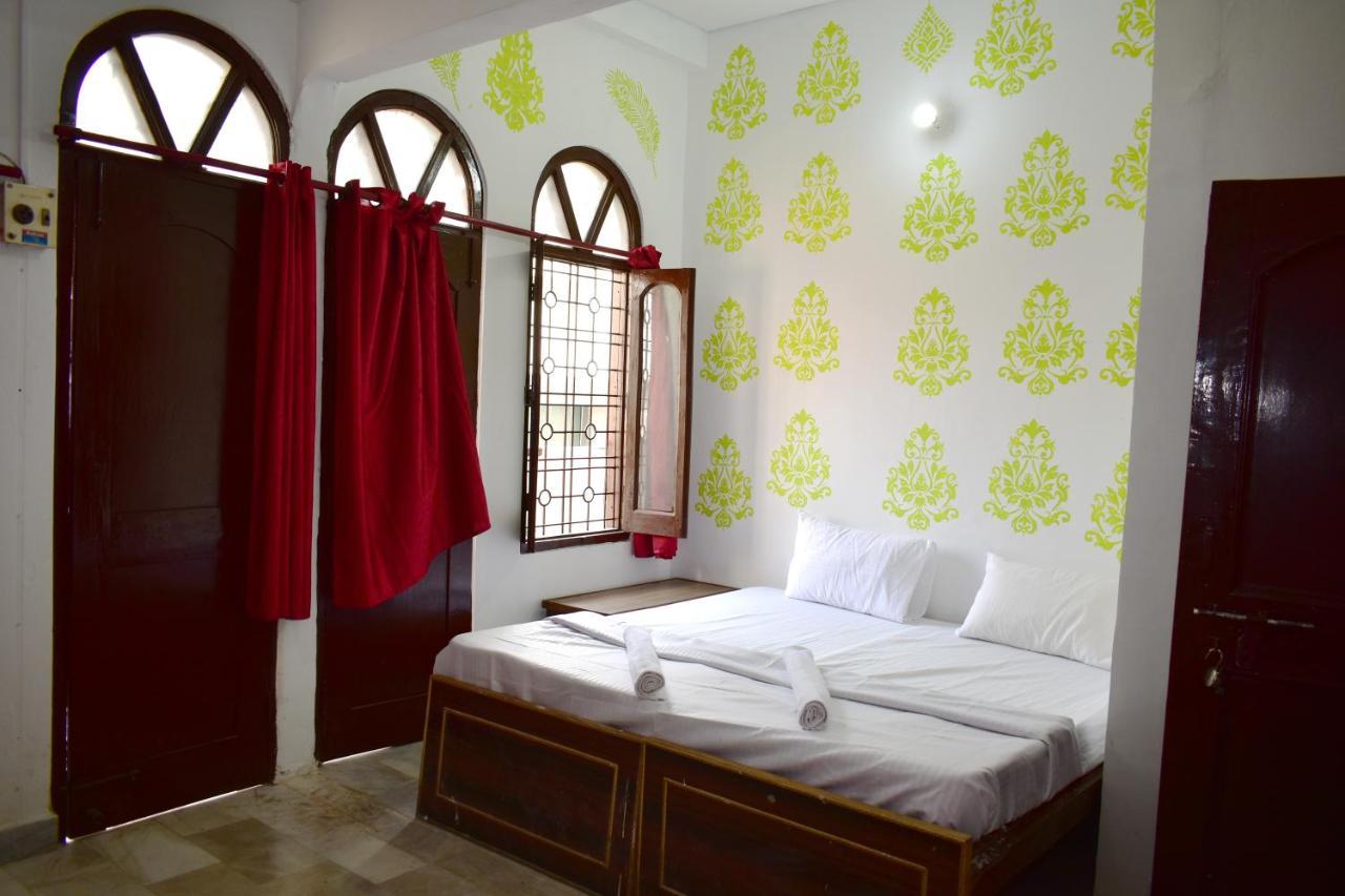 Sandhya Guest House Varanasi Near Ganga River 외부 사진
