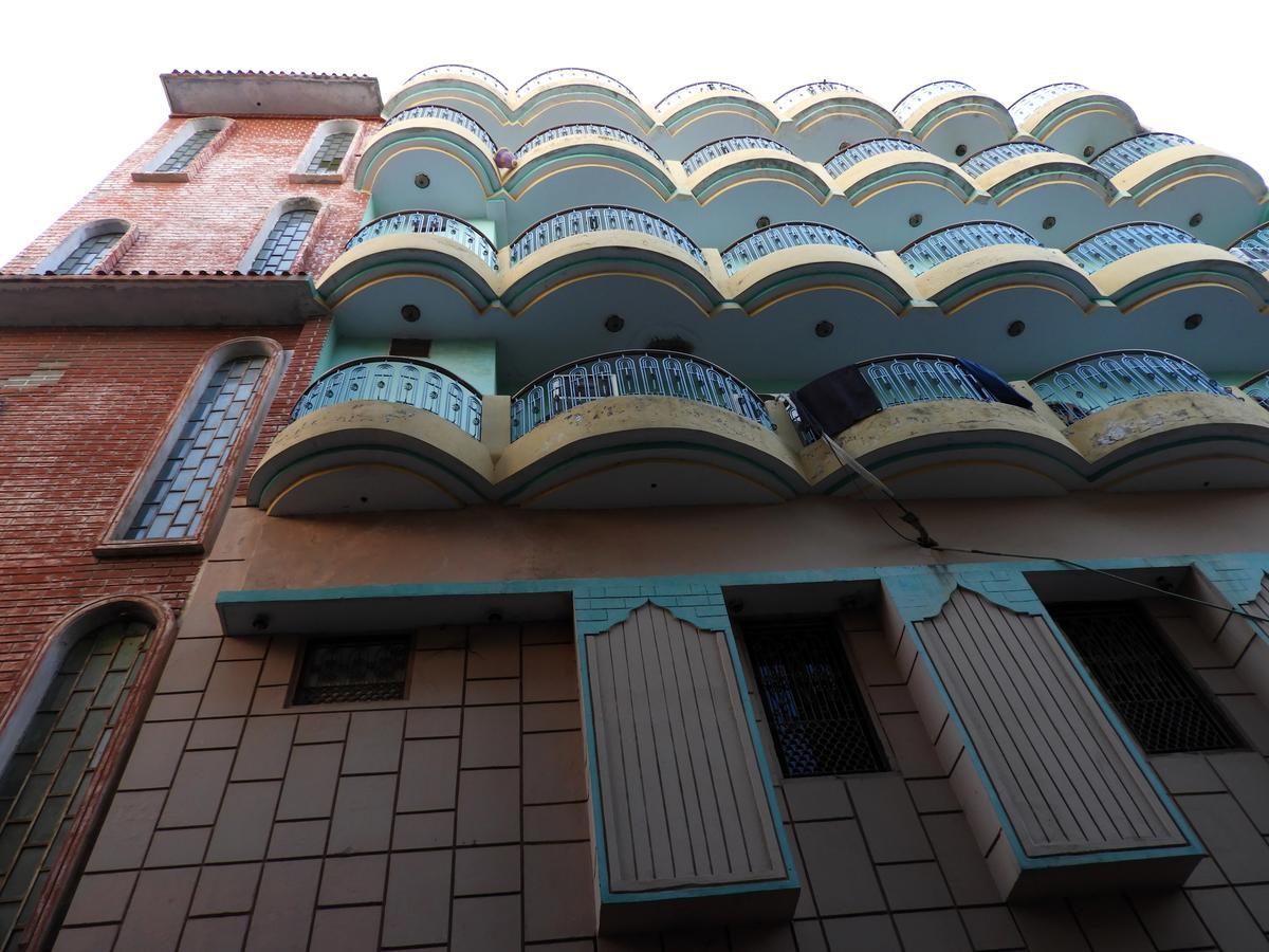 Sandhya Guest House Varanasi Near Ganga River 외부 사진