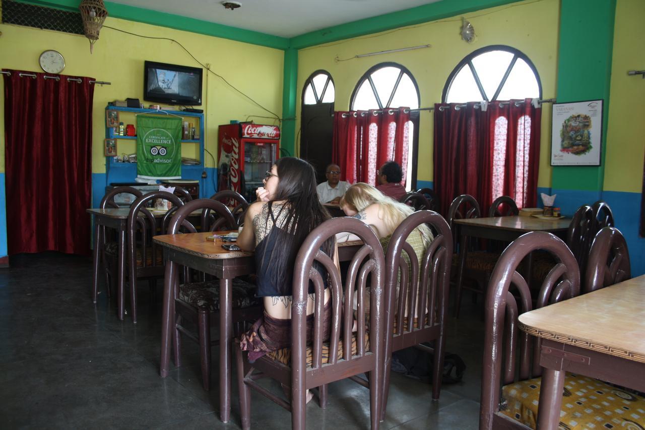 Sandhya Guest House Varanasi Near Ganga River 외부 사진